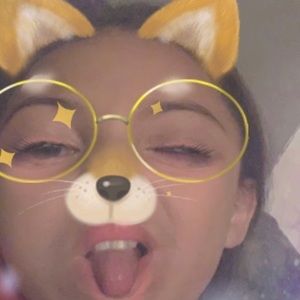 Meet your Posher, Ella